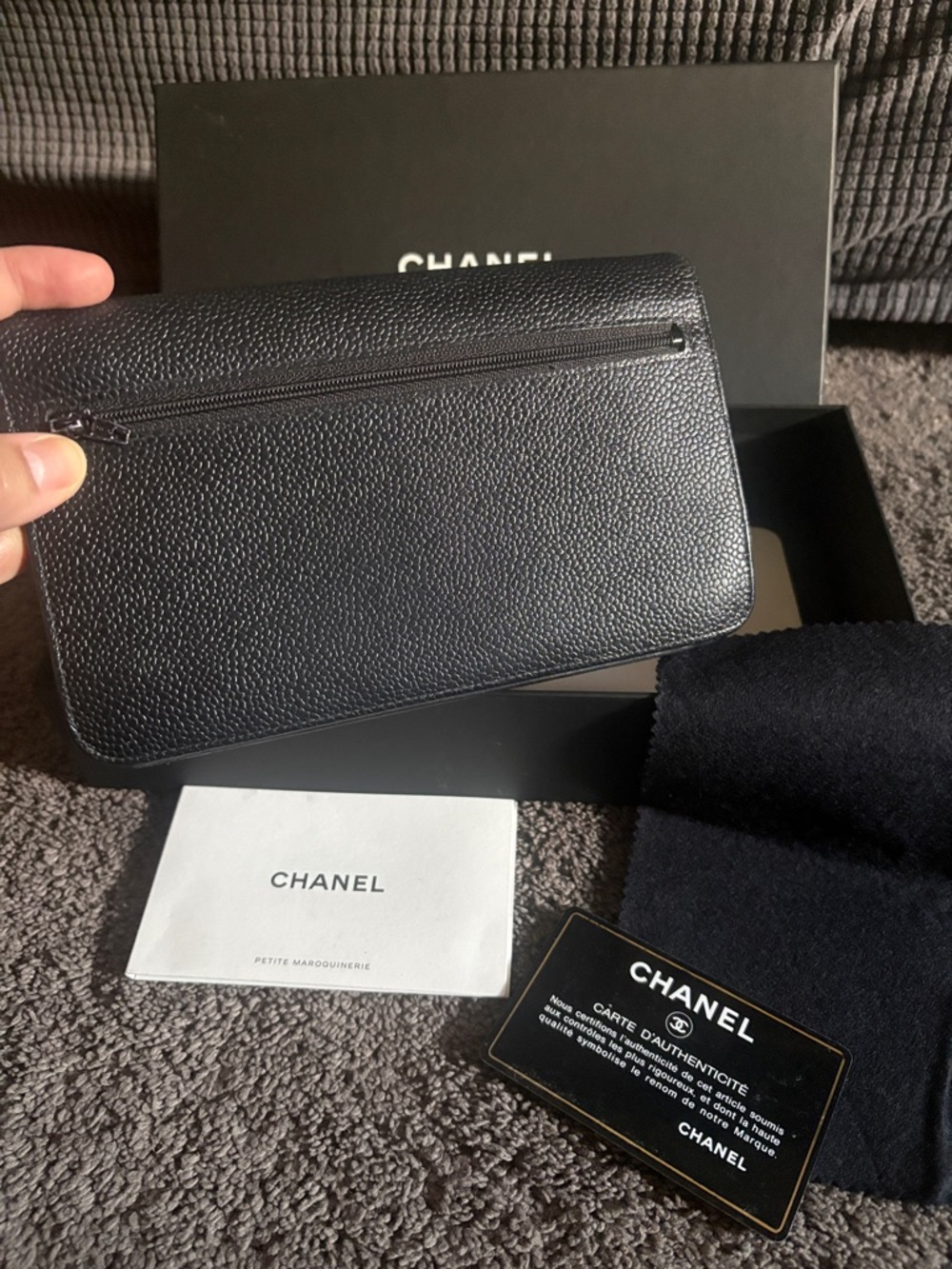 CHANEL Black Caviar Leather Clutch with Embossed CC - Picture 3 of 3